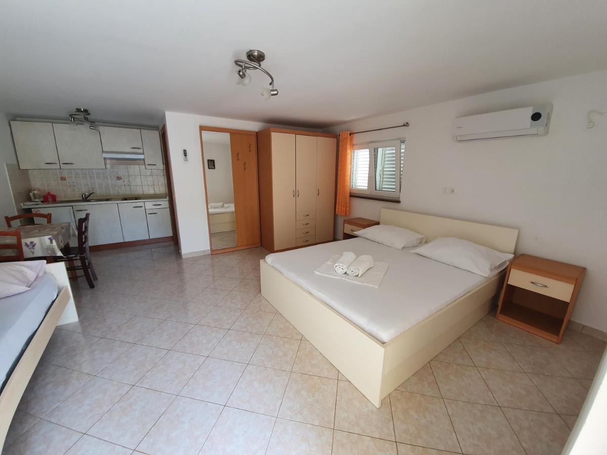 Apartmani Vrtlici Zdenka Stara Novalja Exteriér fotografie