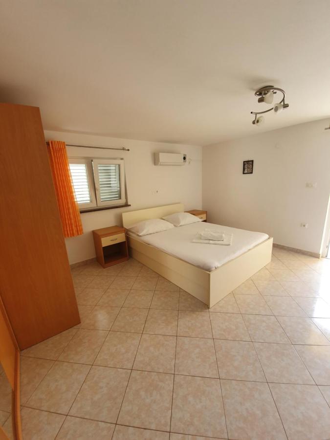 Apartmani Vrtlici Zdenka Stara Novalja Exteriér fotografie