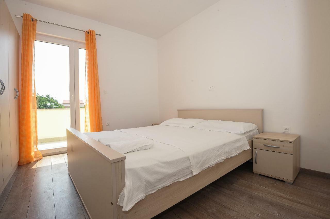 Apartmani Vrtlici Zdenka Stara Novalja Exteriér fotografie
